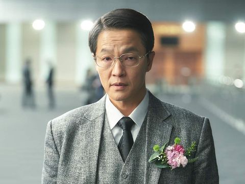 Drama Korea Reborn Rich Jo Han-chul sebagai Jin Dong-gi dalam drama Korea Reborn Rich.