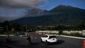 Gunung Api Fuego di Guatemala Erupsi, Jalan hingga Bandara Ditutup