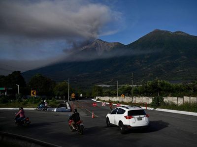 Gunung Api Fuego di Guatemala Erupsi, Jalan hingga Bandara Ditutup