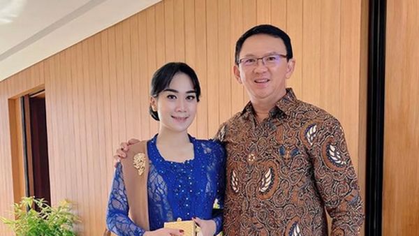 Foto: 8 Gaya Istri Pejabat Saat Kondangan di Pernikahan Kaesang