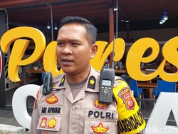 Polisi Bersenjata Jaga Gereja-Pusat Keramaian di Cimahi saat Nataru