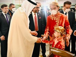 Gibran Cerita Momen Jan Ethes Ngobrol Bahasa Inggris dengan Putra MBZ