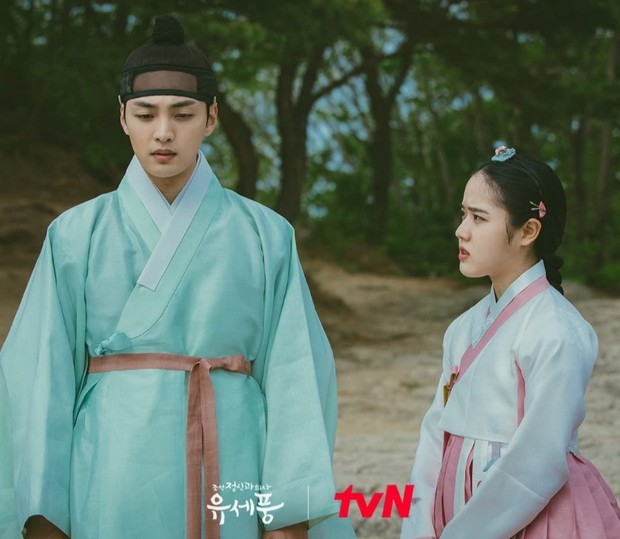 Kisah pertemuan awal Yoo Se Pong dan Seo Eun Woo di season pertama/Foto: imdb.com Potret adegan dalam drama Poong, The Joseon Psychiatrist.