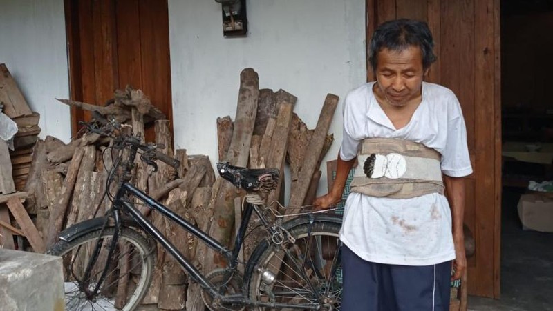 Mari Bantu Kakek Slamet, Penderita Anemia Akut yang Kerja Serabutan
