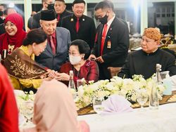 Mega, Prabowo hingga Yenny Semeja di Tasyakuran Kaesang, Gibran: Suasana Cair