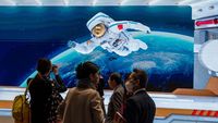 Mengunjungi Pameran Inovasi dan Teknologi di Hong Kong