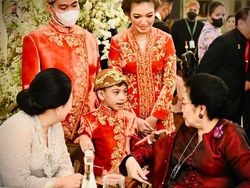 Momen Megawati Akhirnya Ketemu Jan Ethes di Tasyakuran Kaesang-Erina