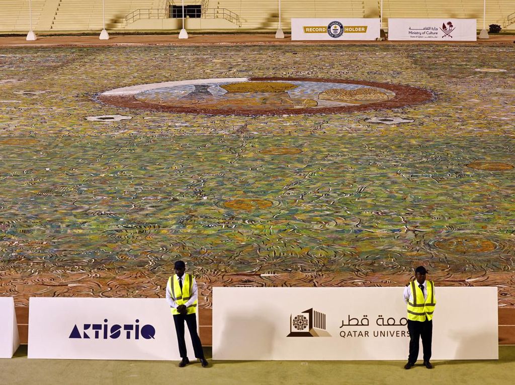 Penampakan Lukisan Seluas Lapangan Bola yang Pecahkan Rekor Dunia