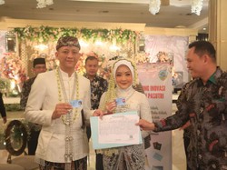 Pengantin Baru di Tasikmalaya Bisa Langsung Dapat KTP-KK Gratis