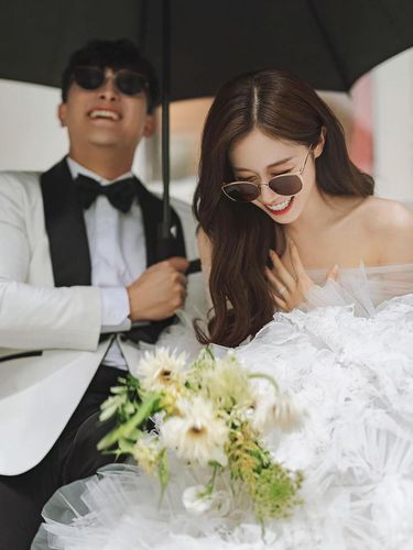 Potret pernikahan Jiyeon T-ARA dan Hwang Jae Gyun