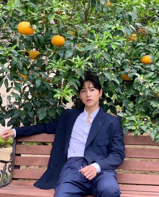 Potret Song Joong Ki, aktor dengan pesona menawan / Foto : instagram.com/hi_songjoongki Potret Song Joong Ki, aktor dengan pesona menawan / Foto : instagram.com/hi_songjoongki
