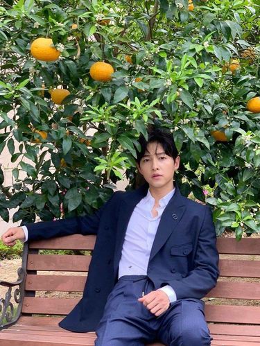 Potret Song Joong Ki, aktor dengan pesona menawan / Foto : instagram.com/hi_songjoongki