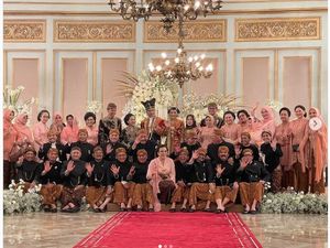 Prabowo Unggah Momen Akrab Menteri Jokowi di Tasyakuran Kaesang-Erina Prabowo Unggah Momen Akrab Menteri Jokowi di Tasyakuran Kaesang-Erina