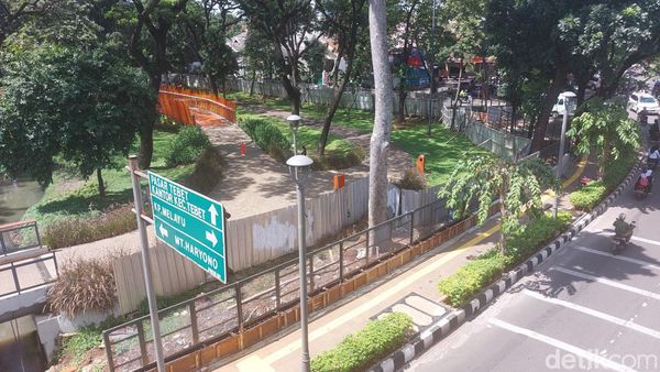 Potret Tebet Eco Park Dipasangi Pagar