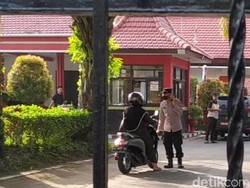 Petugas Kesehatan Datang ke Rumdin Usai Dirampok, Walkot Blitar Luka?