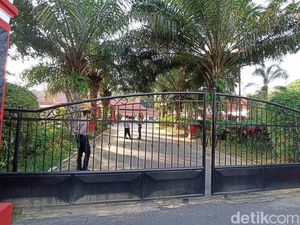 Perampok Gondol Rp 400 Juta dari Rumah Dinas Wali Kota Blitar Perampok Gondol Rp 400 Juta dari Rumah Dinas Wali Kota Blitar