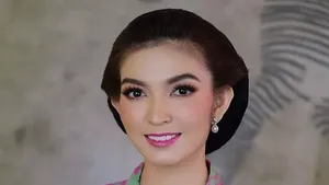 8 Gaya Selvi Ananda yang Mencuri Perhatian di Pernikahan Kaesang & Erina