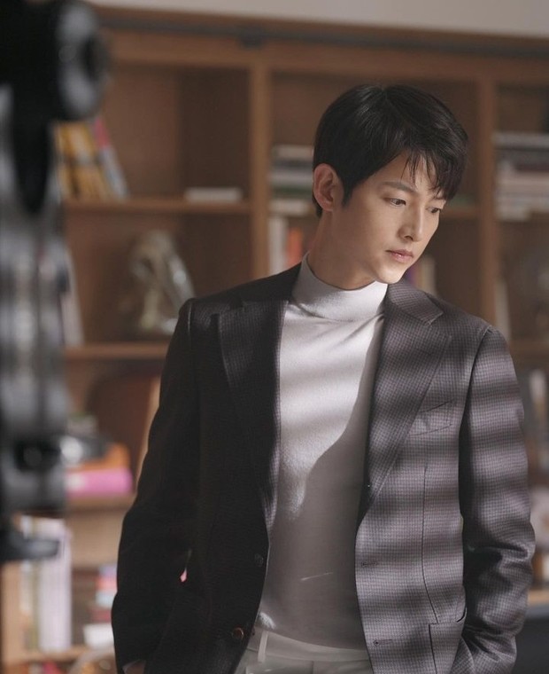 Song Joong Ki, salah satu lulusan terbaik Universitas Sungkyunkwan / Foto : instagram.com/hi_songjoongki Song Joong Ki, salah satu lulusan terbaik Universitas Sungkyunkwan / Foto : instagram.com/hi_songjoongki