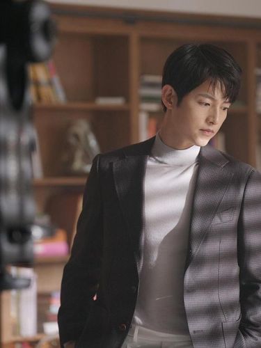 Song Joong Ki, salah satu lulusan terbaik Universitas Sungkyunkwan / Foto : instagram.com/hi_songjoongki