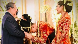 Salam Sungkem Kaesang ke SBY di Pelaminan Tasyakuran Pernikahan