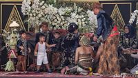 7 Gaya Ketua dari Medan di Acara Nikahan Anak Jokowi
