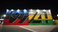Venue laga Piala Dunia 2022 ini juga dibuat dengan 974 kontainer pengiriman bersertifikasi, serta diberi nama sesuai kode panggilan internasional Qatar, +974. (Icon Sportswire/Getty Images)