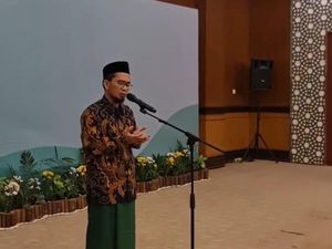 Saat UAH Pimpin Doa untuk Kaesang dan Erina: Langgengkan Keberkahan Saat UAH Pimpin Doa untuk Kaesang dan Erina: Langgengkan Keberkahan