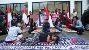 Mogok Makan dan Batu Nisan Warnai Unjuk Rasa di Komnas HAM