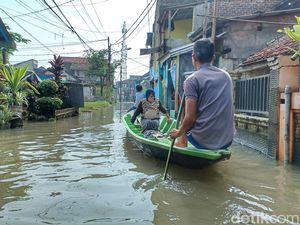 Bosan Jadi Langganan Banjir, Warga Dayeuhkolot Minta Direlokasi Bosan Jadi Langganan Banjir, Warga Dayeuhkolot Minta Direlokasi