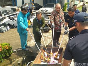 Barang Ilegal di Batam Senilai Rp 720 Juta Dimusnahkan, Ada Sex Toy