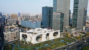 Canggihnya Tempat Parkir di China