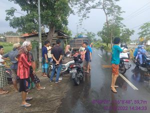 Ibu Tabrak Truk Parkir, Bocah 4 Tahun di Lombok Tewas Ibu Tabrak Truk Parkir, Bocah 4 Tahun di Lombok Tewas