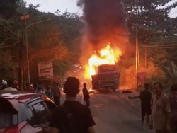 Saat Bus Rombongan DPRD Kuansing Terbakar gegara Kebocoran BBM