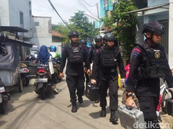 Densus 88 Kembali Geledah Indekos di Jalan Waas Bandung