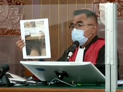 Ini Foto saat Eliezer Diberi HP-Dijanjikan Uang Rp 1 M oleh Sambo