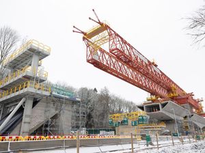 Intip Progres Jembatan Kereta Api Terpanjang di Inggris