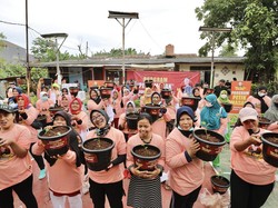 Jelang Nataru, Relawan Ganjar Tebar 500 Pohon Cabai di Jakarta Timur