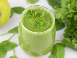 Kata Ahli Gizi Soal Diet dengan Minum Jus Detoks, Amankah?