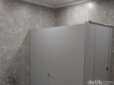 Penampakan Kloset Nyeleneh Malang Creative Center di Luar Bilik Kamar Mandi
