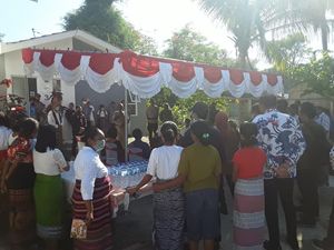 Warga di Kupang Minta Risma Maju Capres 2024 Kala Serahkan Bantuan