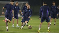 Dua LM10 juga akan jadi sorotan di laga ini: Lionel Messi dan Luka Modric. Siapa yang akan berjaya? Juan Mabromata/AFP/Getty Images  