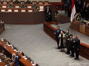 Ekspresi Laksamana Yudo Margono Saat DPR Sahkan jadi Panglima TNI