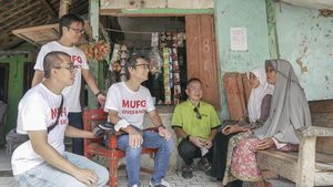Pedagang di Mauk Dapat Kado Renovasi Warung