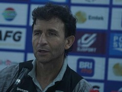 Tekad Luis Milla Beri Kemenangan Persib untuk Zalnando