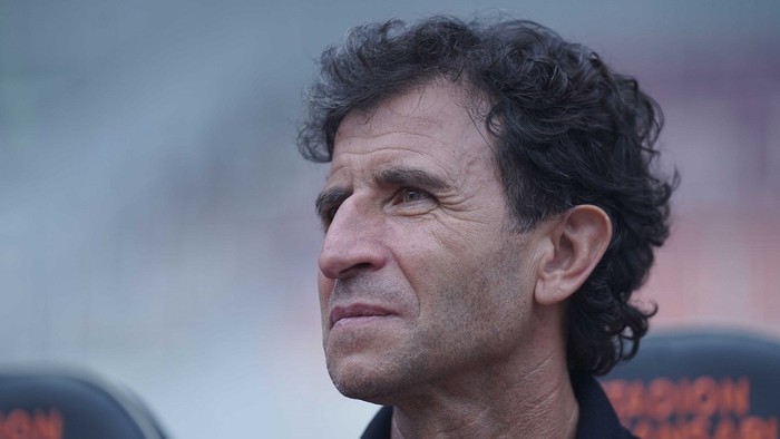 Pelatih Persib Luis Milla.