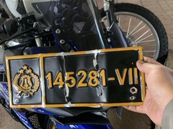 Nyalinya Selangit! Pemotor Keciduk Pakai Pelat Nomor Dinas Polisi Palsu