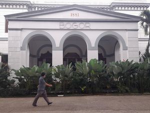 Stasiun Bogor: Sejarah, Bangunan, dan Rute KRL
