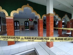 7 Hal di Balik Aksi Perempuan Rusak Masjid Salaman Magelang