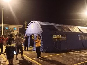 Antisipasi Gempa Susulan, BPBD Bangun Tenda Darurat di RSUD Karangasem Antisipasi Gempa Susulan, BPBD Bangun Tenda Darurat di RSUD Karangasem