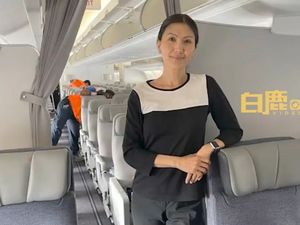 Viral Pramugari Dipecat karena Sudah Berusia 50, Kegigihannya Bikin Kagum